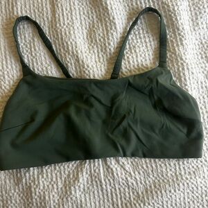 Practically new Wunder Train Strappy Racer Bra
*Light Support, C/D Cup